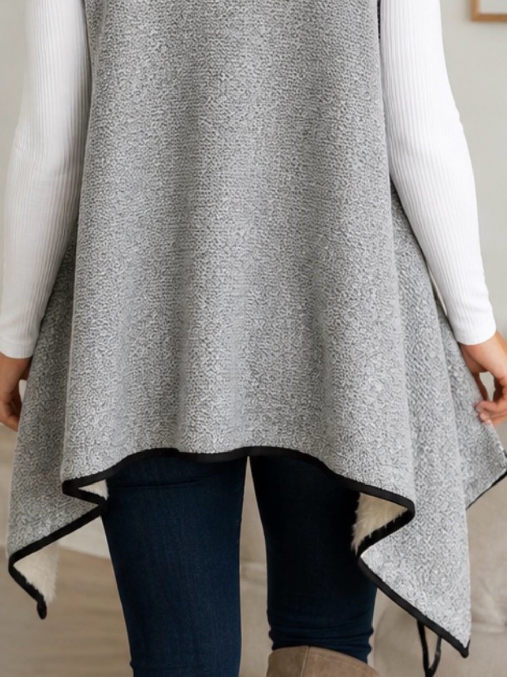 True Craft Faux Fur Waterfall Draped Vest Gray Cream Women’s XL - Picture 2 of 8